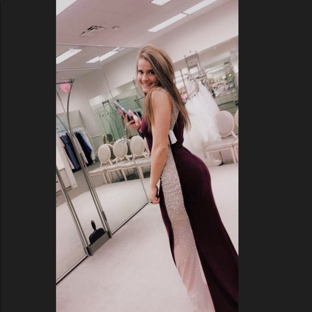 Gorgeous maroon dress